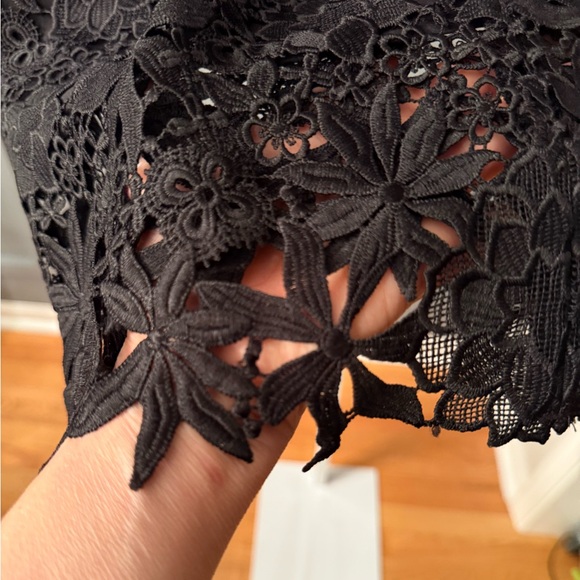 BARDOT Paris Lace Body-Con Dress. Black. Size 6.